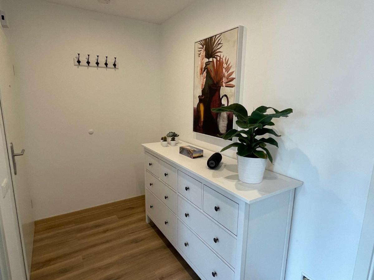 Neue Stilvolle 2-Zimmer Wohnung Im Zentrum Von Wolfsburg Eksteriør billede